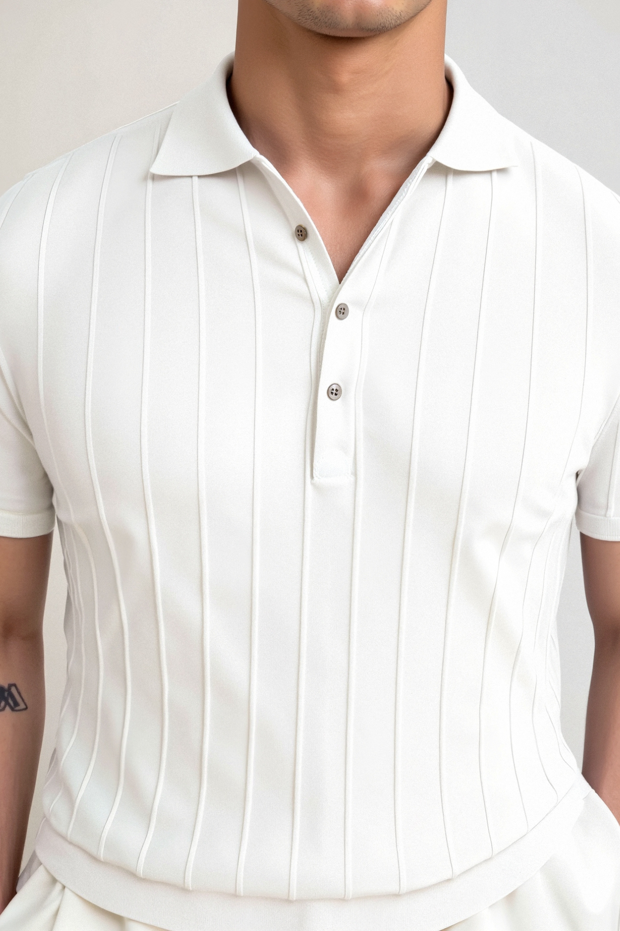 ertical Stripe Button-Up Polo