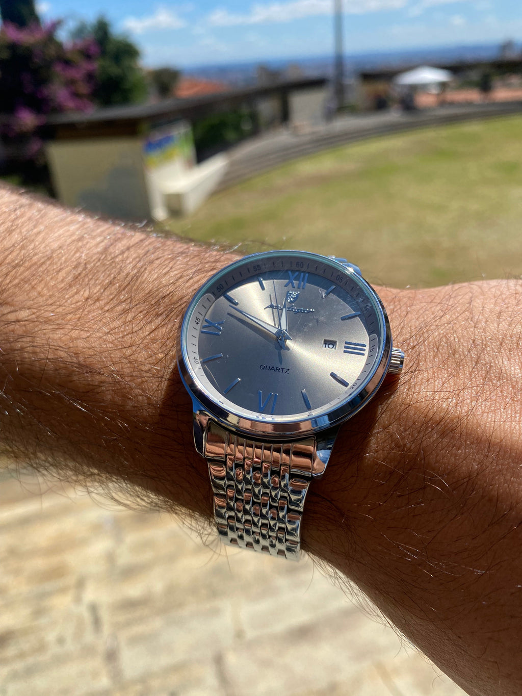 [Buy 1 get 2] Quartz watch and an All Black for free