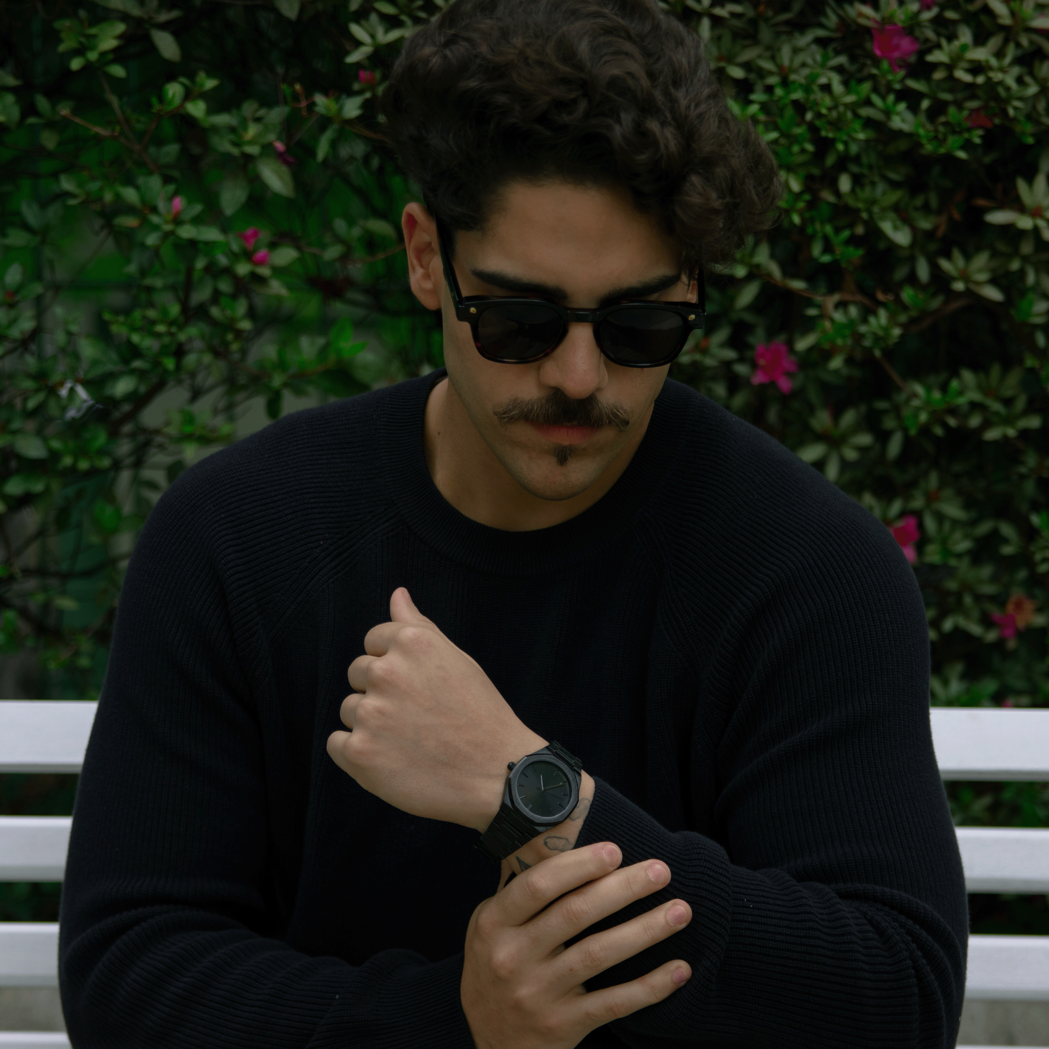 Litasmen Midnight Watch – Sleek Black Dial & Precision Quartz
